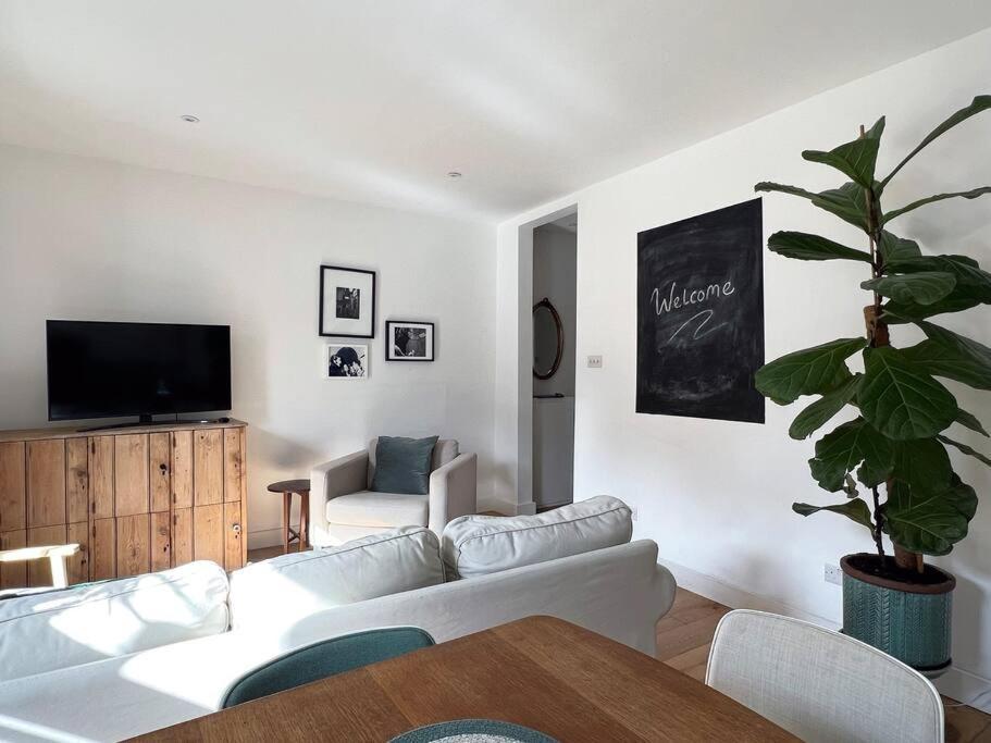 Poets Rest, Free Parking, Ev Socket Fees Apply Walk To Beach Brighton Eksteriør bilde